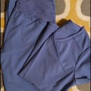 Cherokee infinity scrub set